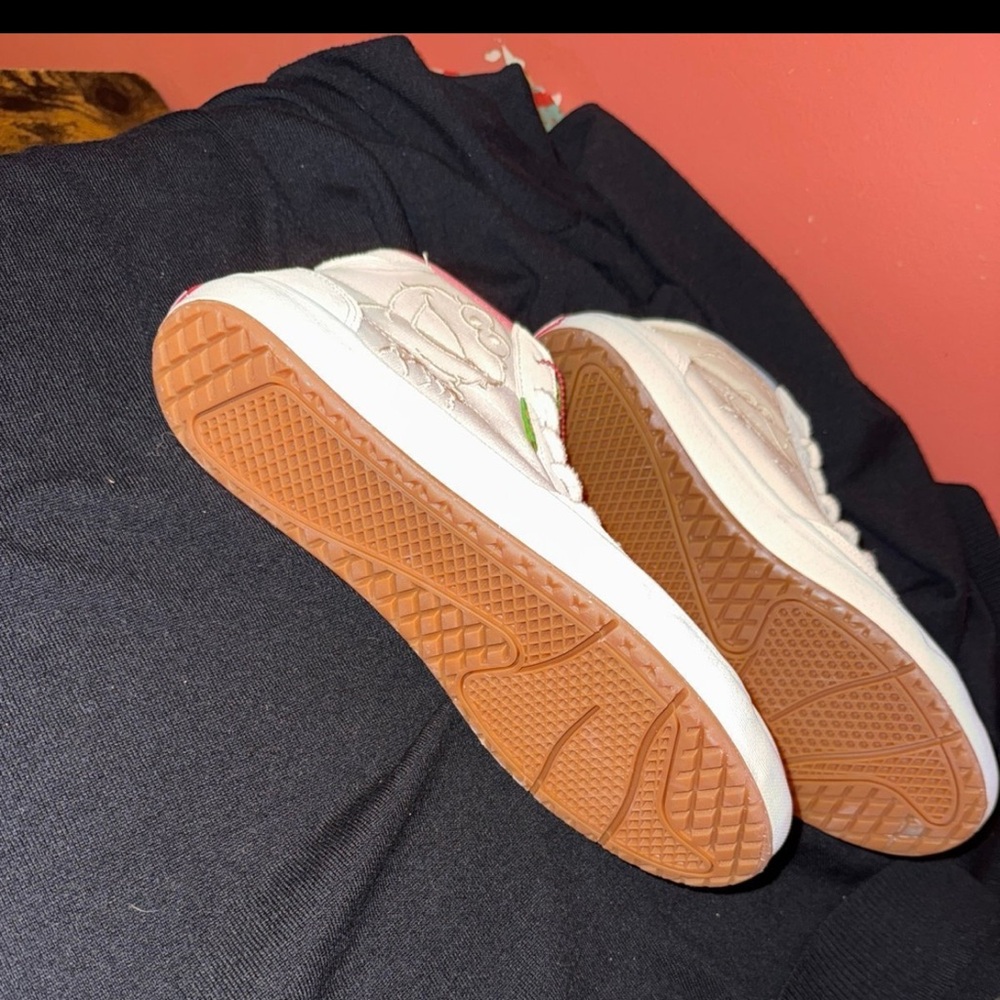 Vans - Picture 6 of 6